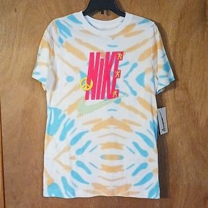 ▪︎NWT▪︎ -Nike T-shirt- UNISEX YOUTH size large
